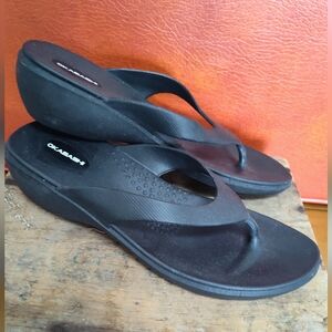 Okabashi Women's Black Wedge Flip Flops